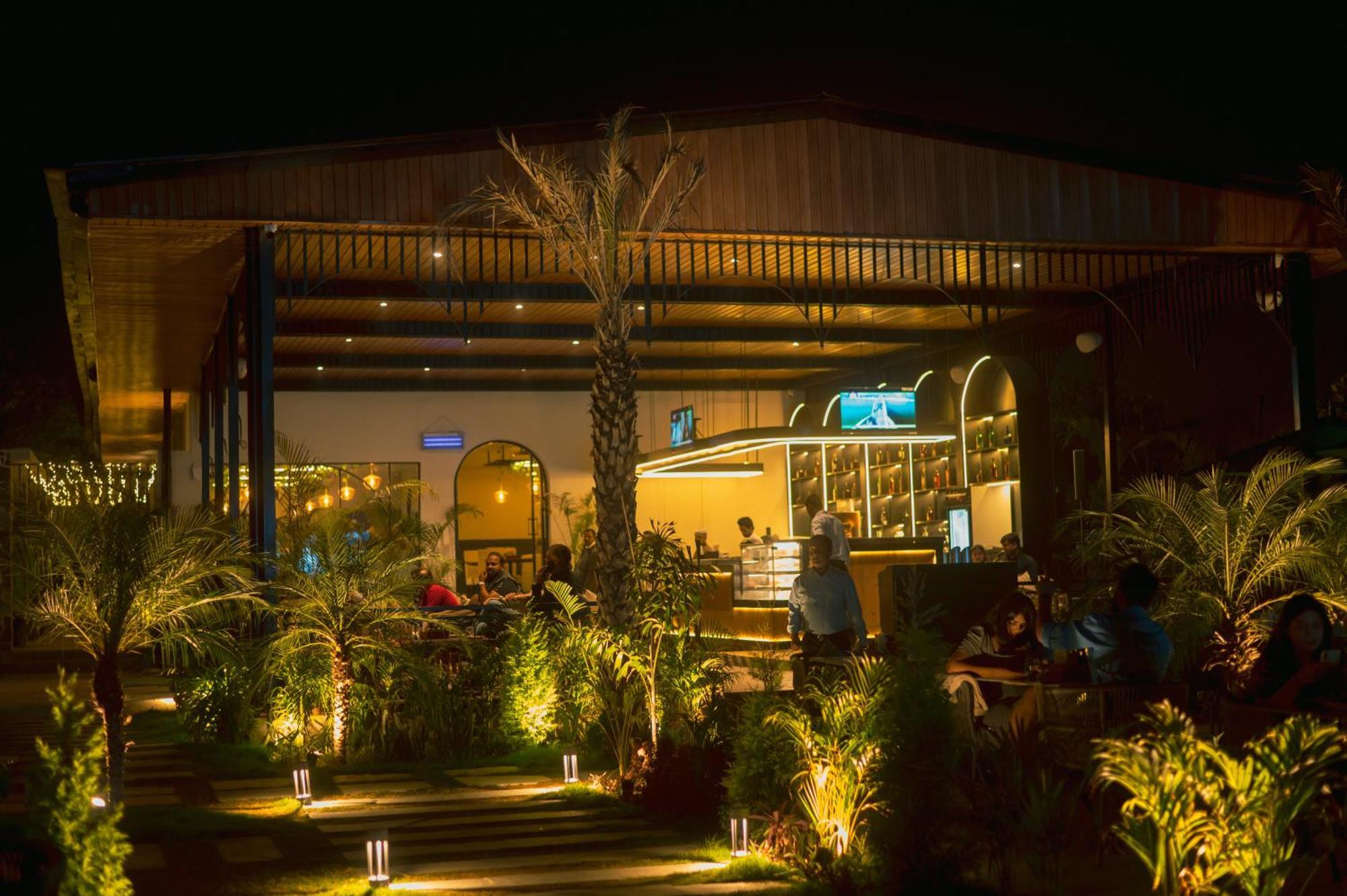 Vintclub Resort Lucknow Buitenkant foto