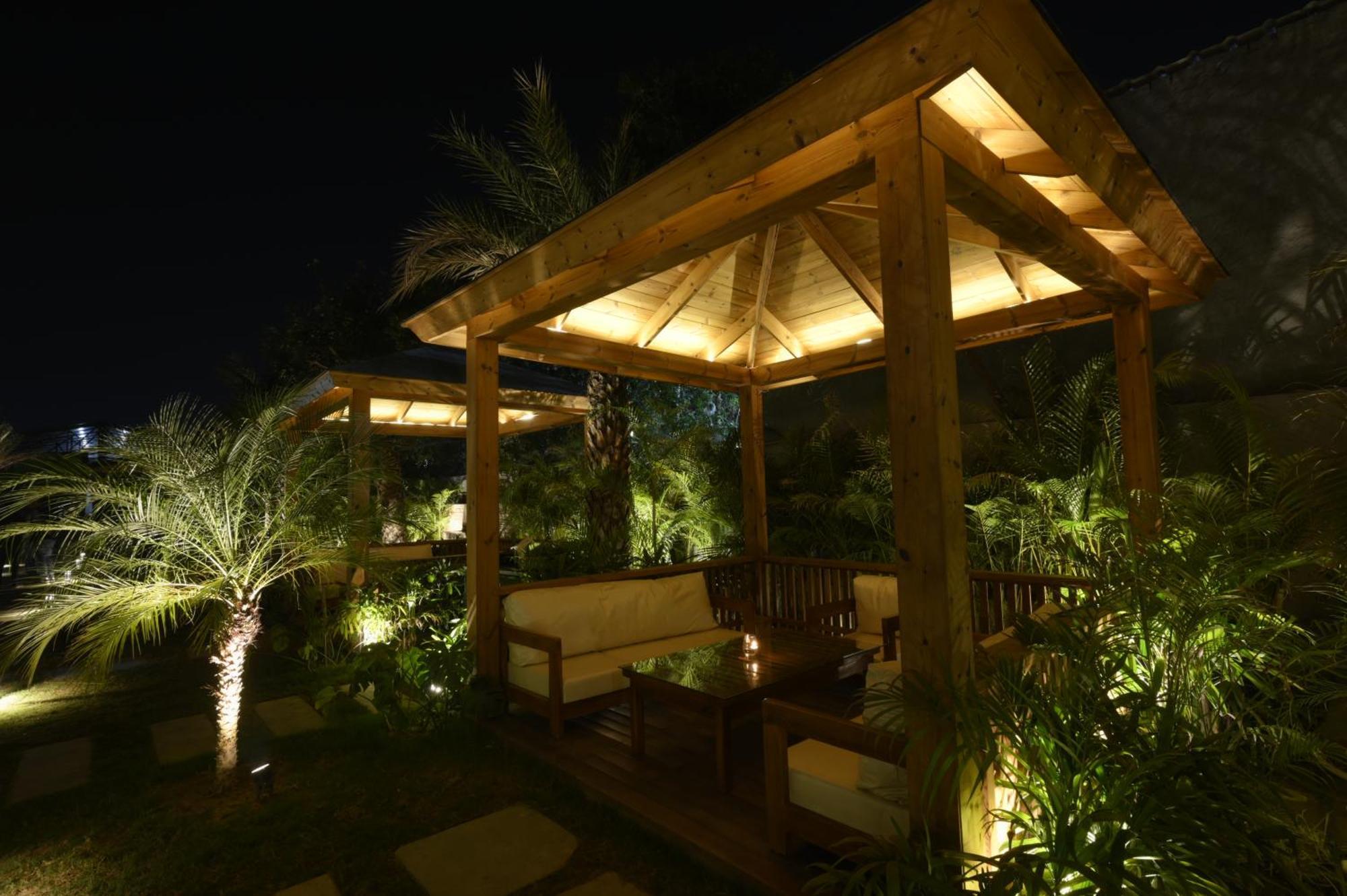 Vintclub Resort Lucknow Buitenkant foto