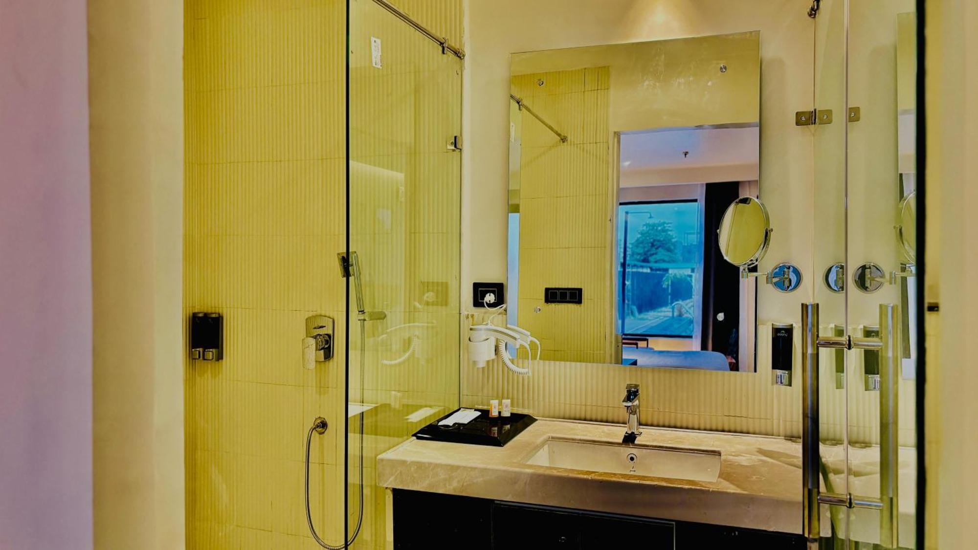 Vintclub Resort Lucknow Buitenkant foto