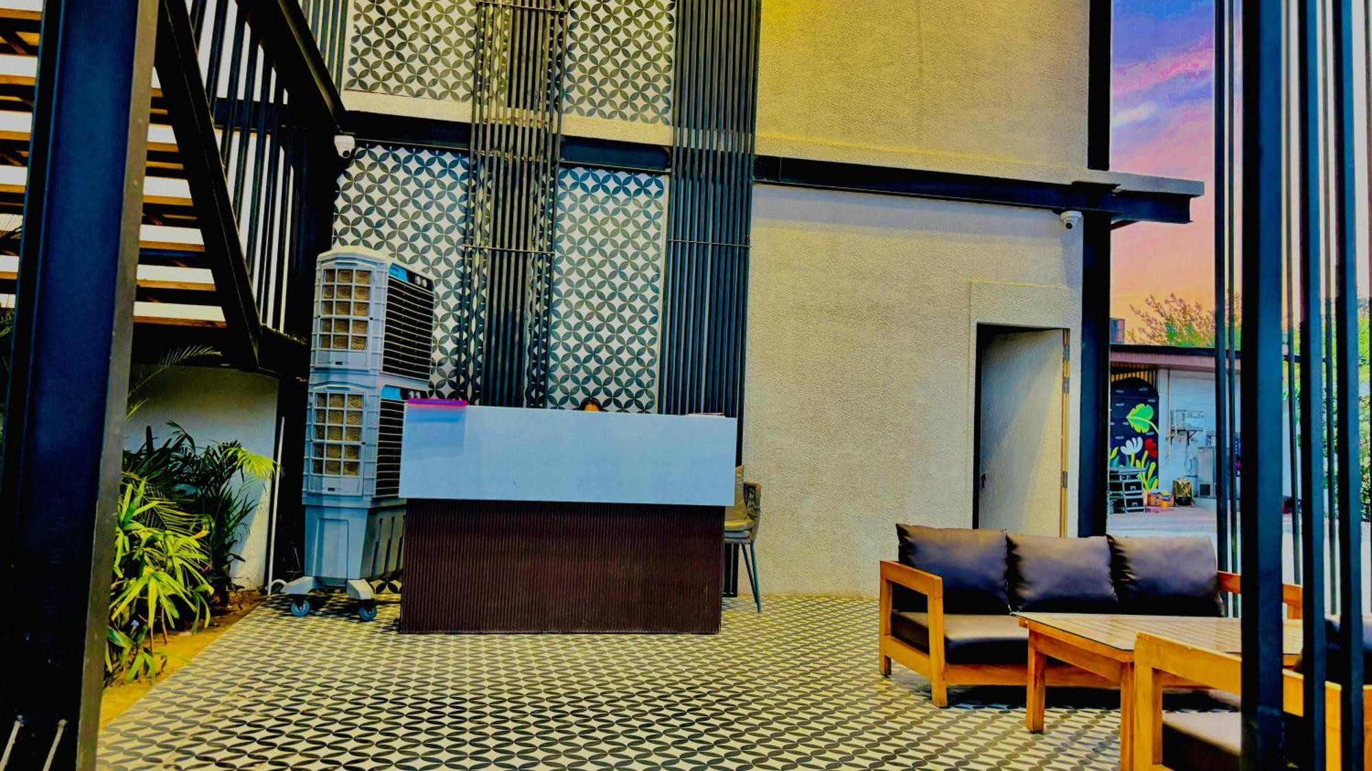 Vintclub Resort Lucknow Buitenkant foto