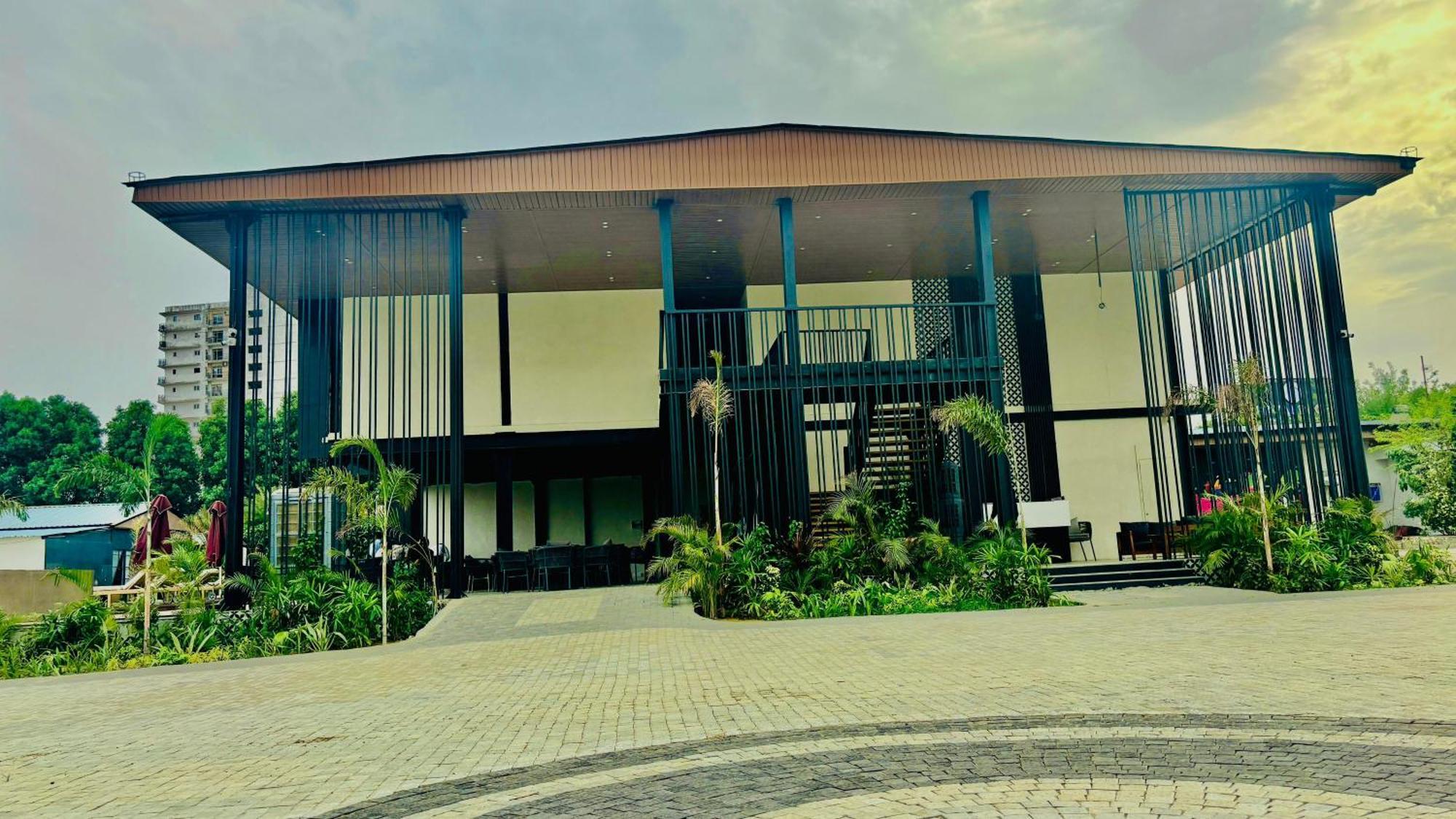 Vintclub Resort Lucknow Buitenkant foto