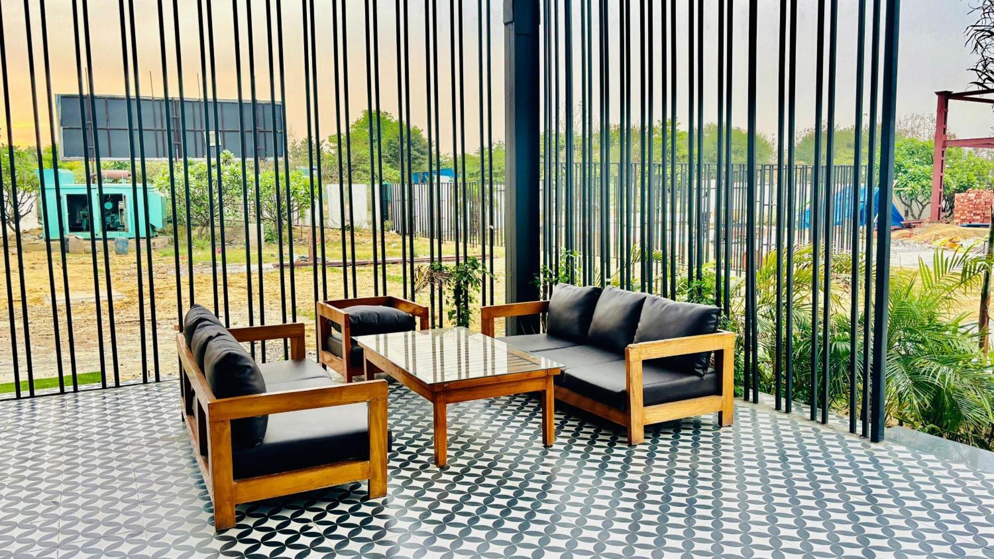 Vintclub Resort Lucknow Buitenkant foto